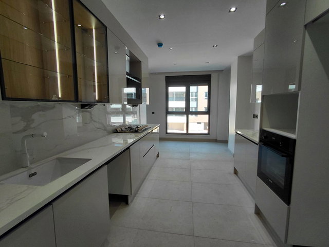 ESKİŞEHİR TEPEBAŞI’NDA SIFIR 3+1 | 150 M² NET | YERDEN ISITMALI | 3 CEPHELİ