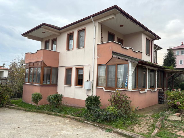 REMAX ELİF ŞENGÜL KAPLAN 607 M2 BAHÇE İÇERİSİNDE SATILIK DUBLEX