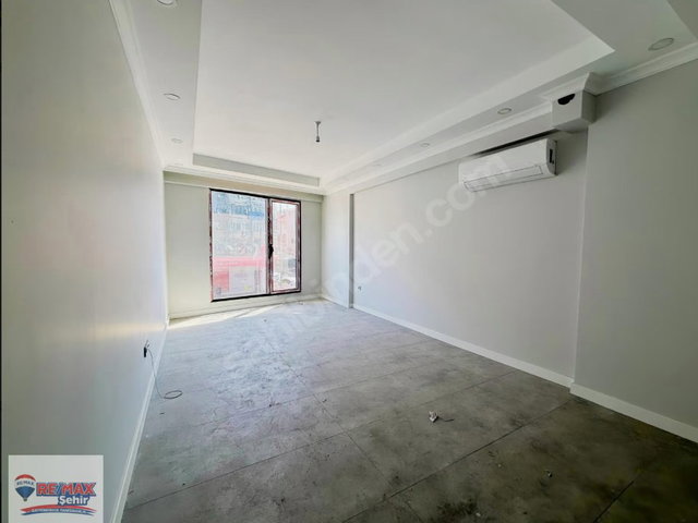REMAX ŞEHİR'DEN YALOVA MERKEZDE SATILIK 2+1 DAİRE