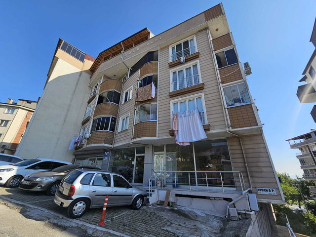 GEBZE K.ÇEŞME ORHANGAZI OKULU KARŞISI SATILIK 2+1 110 M² DAIRE