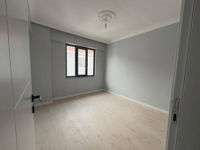 REMAX MAVİ ELİF ŞENGÜL KAPLAN'DAN GEYVE TEPECİKLERDE SIFIR DAİRE