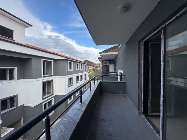 REMAX MAVİ ELİF ŞENGÜL KAPLAN'DAN GEYVE TEPECİKLERDE SIFIR DAİRE