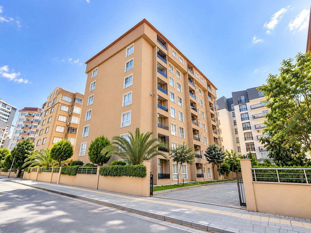 REMAX BEYAZ 23 NİSAN'DA 2+1 SATILIK DAİRE