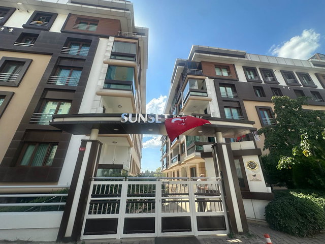MALTEPE SUNSET PARK EVLERİ SİTESİ'NDE SATILIK 3+1 DAİRE