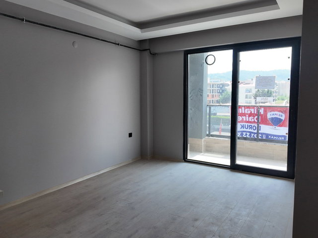 CUMHURİYET MAHALLESİ | ANAYOLA CEPHE 1+1 | BALKONLU DAİRE