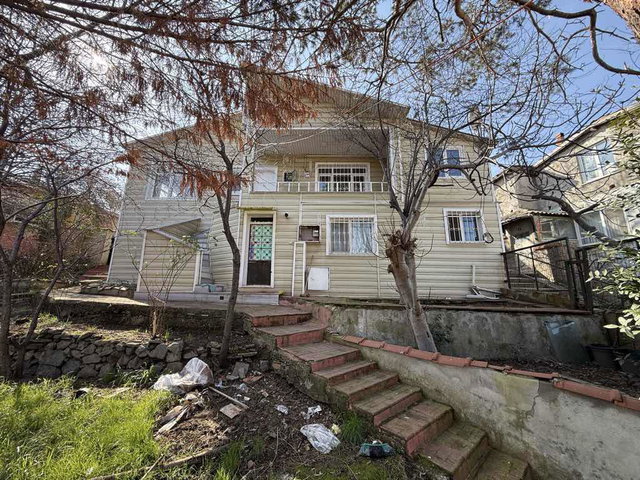 REMAX ASHILL ÜSKÜDAR M. AKİF ERSOY MAH. SATILIK BAHÇELİ 2 KATLI MÜSTAKİL EV
