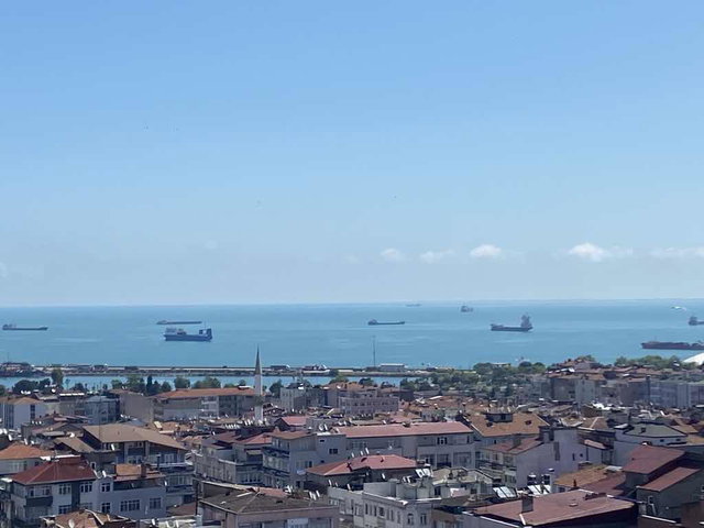 HER KATTA TEK DENİZ MANZARALI 3+1 SATILIK DAİRE