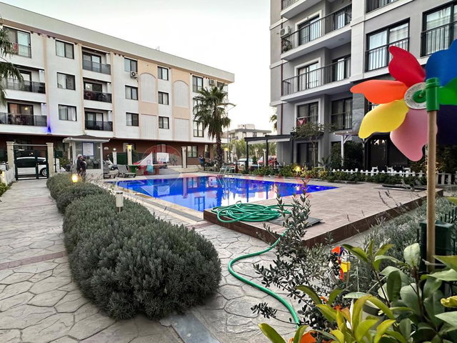 MENEMEN SEYREK YÜCESOY MAHALLE KONUTLARI’NDA HAVUZLU SİTEDE EŞYALI 2+1 KİRALIK DAİRE
