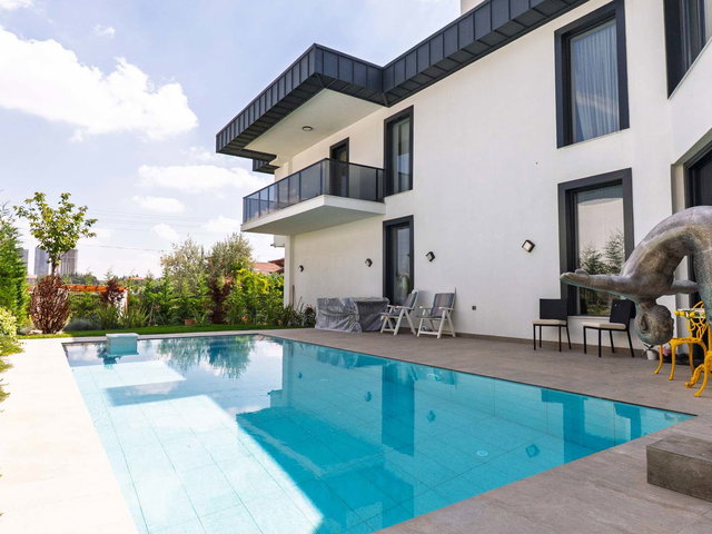 GÖLBAŞI İNCEK SATILIK VİLLA 7+2 1000 M2 ARSA PAYI AKBULUT CADDE