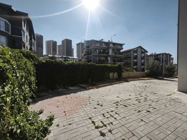 İNCEKTE BUTİK SİTEDE OTOPARKLI 1+1 KİRALIK DAİRE
