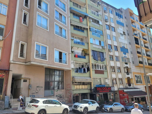 AKÇAKOCA MAHALLESİNDE GENİŞ 3+1 DAİRE