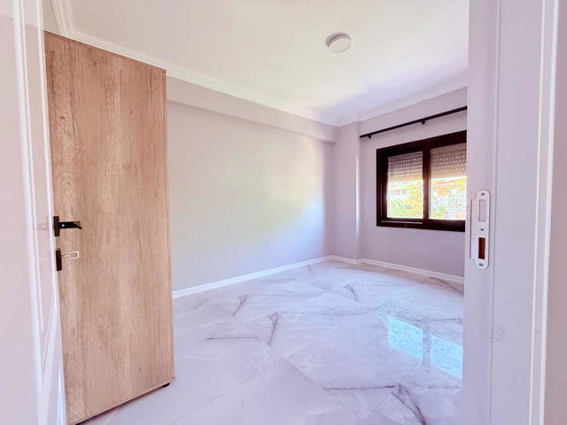 URLA ÇEŞMEALTI / SIFIR BİNA 1+1 KİRALIK DAİRE