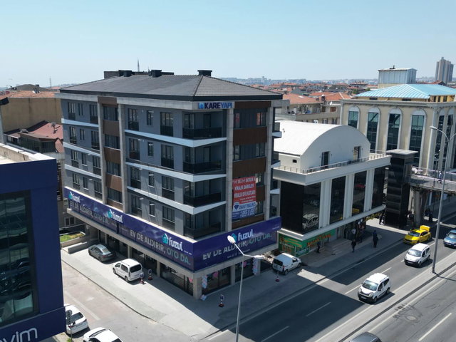 REMAX'TAN SATILIK METROBÜS DURAĞINDA SIFIR 2+1 DAİRE / HOME OFİS