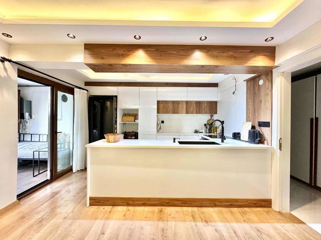 REMAX LEON | GÖRÜKLE'DE MODERN YENILENMIŞ BAHÇE KATI SATILIK 3+1