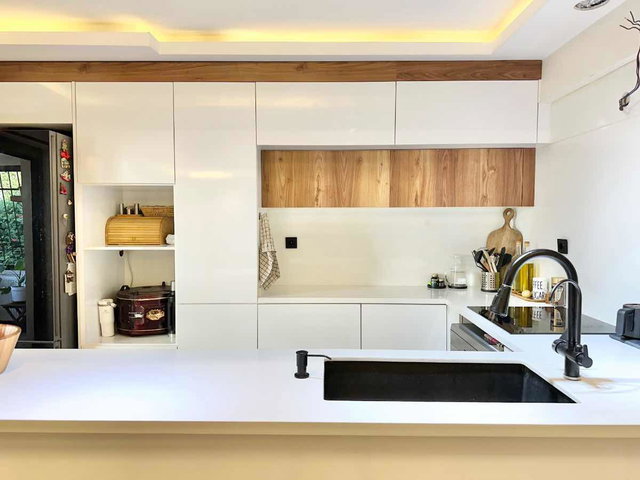 REMAX LEON | GÖRÜKLE'DE MODERN YENILENMIŞ BAHÇE KATI SATILIK 3+1