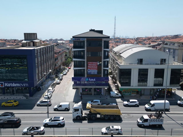REMAXTAN SATILIK E-5 CEPHE METROBÜS DİBİ SIFIR DAİRE / HOME OFİS