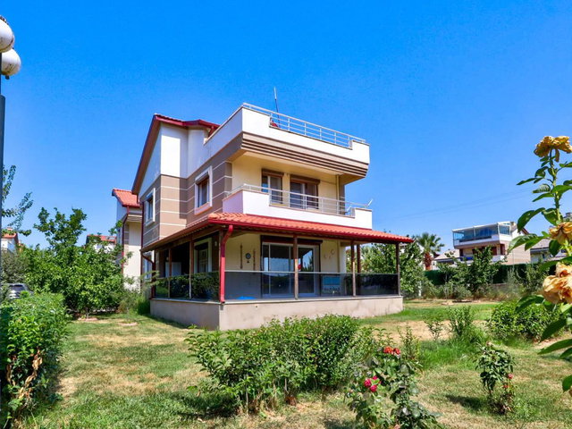DİKİLİ'NİN İNCİSİ KABAKUMDA DENİZE SIFIR YÜKSEL YAR SİTESİNDE SATILIK VİLLA