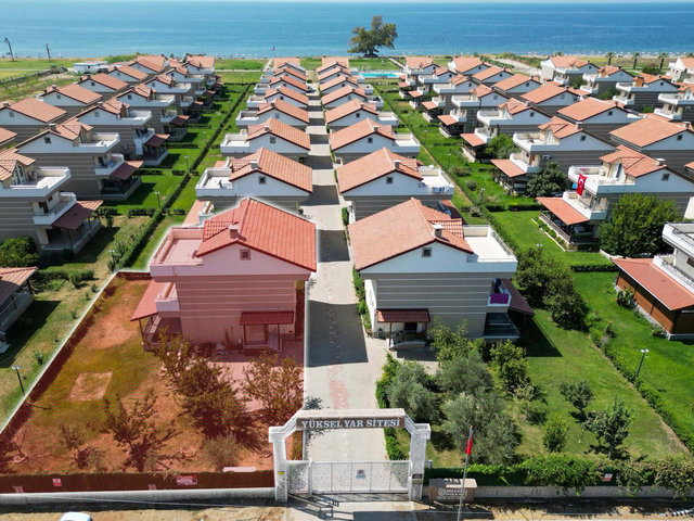 DİKİLİ'NİN İNCİSİ KABAKUMDA DENİZE SIFIR YÜKSEL YAR SİTESİNDE SATILIK VİLLA