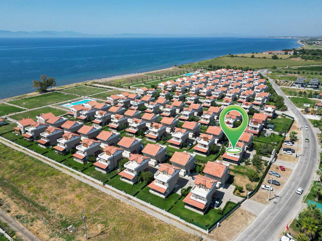 DİKİLİ'NİN İNCİSİ KABAKUMDA DENİZE SIFIR YÜKSEL YAR SİTESİNDE SATILIK VİLLA