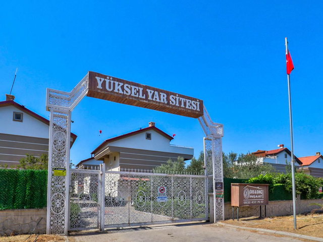 DİKİLİ'NİN İNCİSİ KABAKUMDA DENİZE SIFIR YÜKSEL YAR SİTESİNDE SATILIK VİLLA
