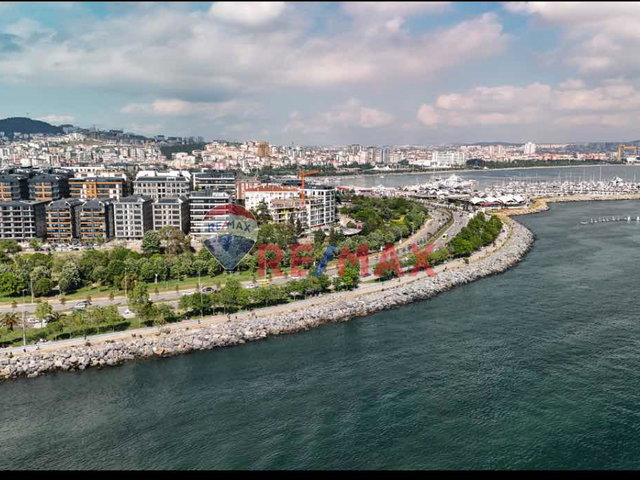 MARİN PENDİK SİTESİNDE KISMİ DENİZ MANZARALI EŞYALI KIRALIK 2+1