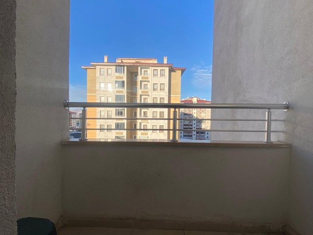 REMAX İLKE'DEN A.GAZİ TOKİ'DE 2+1 ARA KAT KİRALIK DAİRE