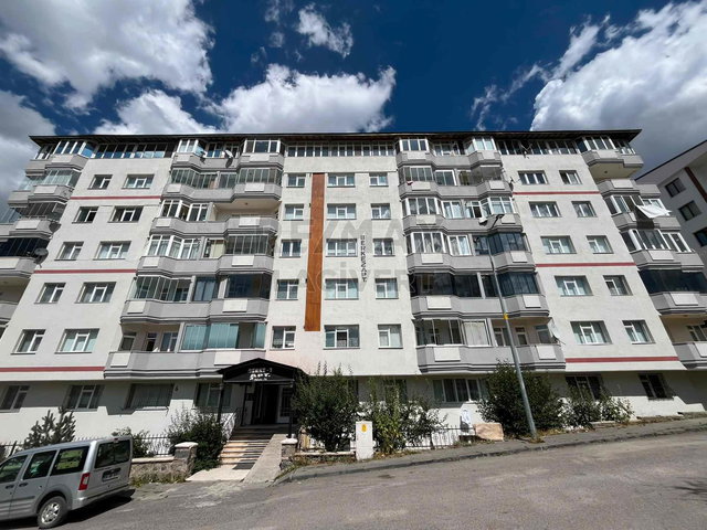RE/MAX LACİVERT'TEN KAYAKYOLU'NDA SATILIK  3+1 DAİRE