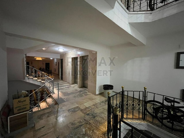 RE/MAX LACİVERT'TEN KAYAKYOLU'NDA SATILIK  3+1 DAİRE