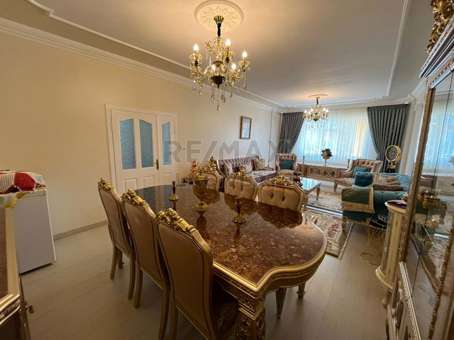RE/MAX LACİVERT'TEN KAYAKYOLU'NDA SATILIK  3+1 DAİRE