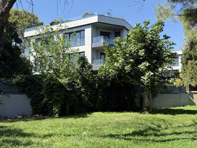 SUADİYE SAHİL 1.PARSELDE | 82 M2 SALONLU | YEŞİLLİKLER İÇİNDE | DENİZ MANZARALI | 4+1