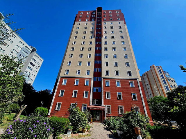 ÖZENKENT SITESI GÜNEY-BATI CEPHE AVANTAJLI SATILIK 3+1 DAIRE