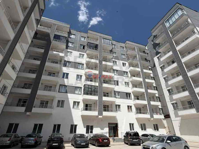RE/MAX LACİVERT'TEN YILDIZKENT'TE 1+1 EŞYALI SATILIK DAİRE