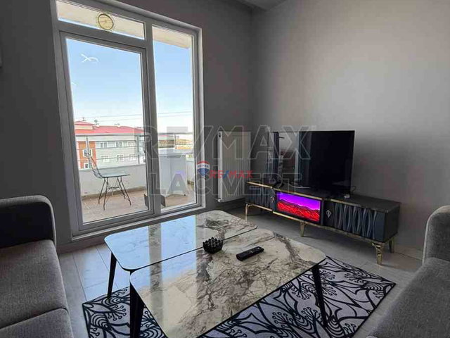 RE/MAX LACİVERT'TEN YILDIZKENT'TE 1+1 EŞYALI SATILIK DAİRE