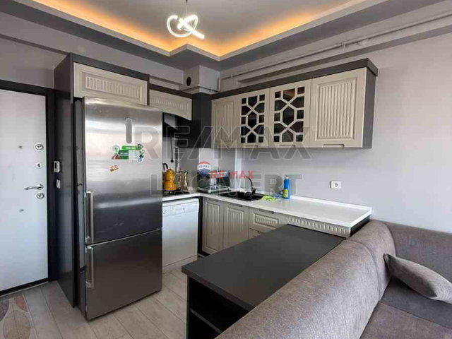 RE/MAX LACİVERT'TEN YILDIZKENT'TE 1+1 EŞYALI SATILIK DAİRE