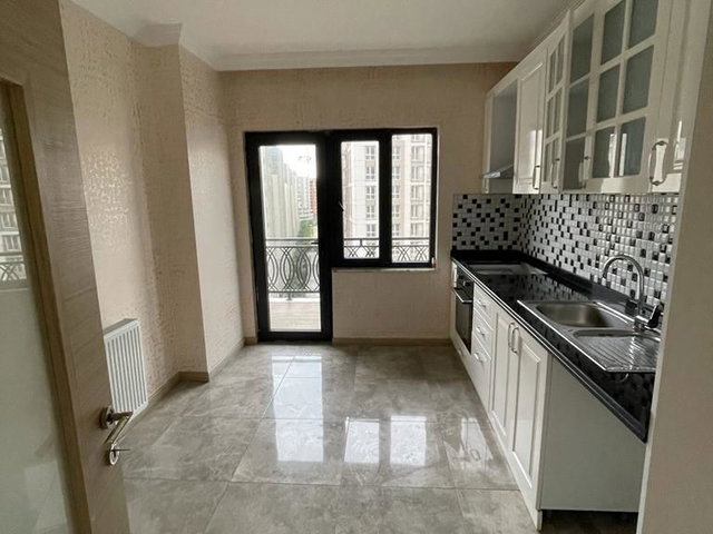 ESENYURT BARBAROS’TA BUTİK SİTE İÇİNDE 3+1, 120 M² NET, 10. KAT KİRALIK DAİRE