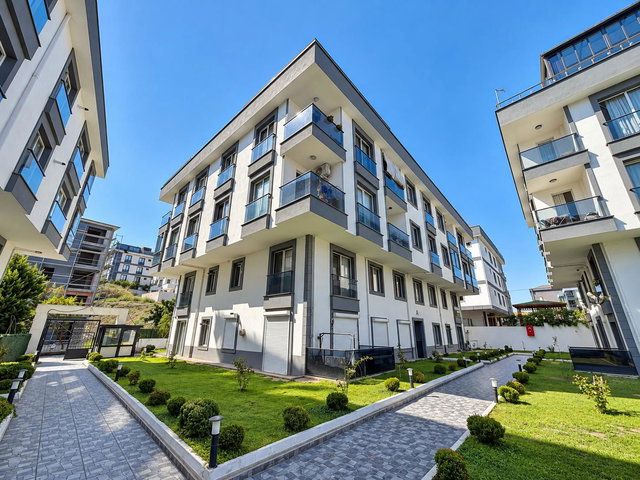ÇIMENPARK SITESINDE 2+1 KAPALI OTOPARKLI KIRALIK 2 + 1 DAIRE