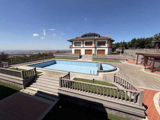 SİLİVRİ ‘DE KDV AVANTAJLI 4756 M2 KİRALIK KOMPLE BİNA