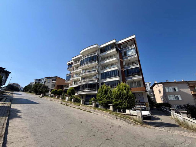 ATAKUM KÖRFEZDE TRAMVAYA 2.BİNA KİRALIK EŞYALI DAİRE