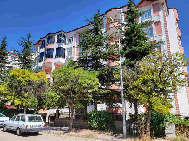 REMAX DEĞİŞİM-CUMHURİYET MAH.DE SATILIK 4+1 LÜX DONANIMLI DAİRE