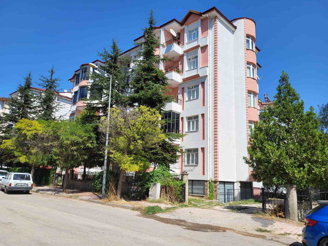 REMAX DEĞİŞİM-CUMHURİYET MAH.DE SATILIK 4+1 LÜX DONANIMLI DAİRE