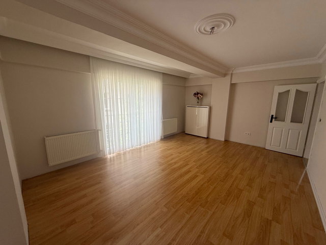ÜMRANIYE ÇAKMAK MAH. GENIŞ,FERAH,BAKIMLI OTURUMA HAZIR 3+1 SATILIK DAİRE