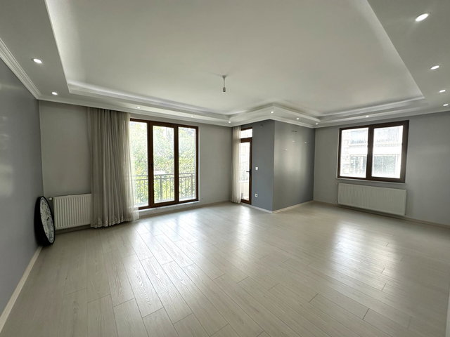KAVAKLI MERKEZDE BÜYÜK M2 KAPALI OTOPARKLI 2+1 KİRALIK DAİRE