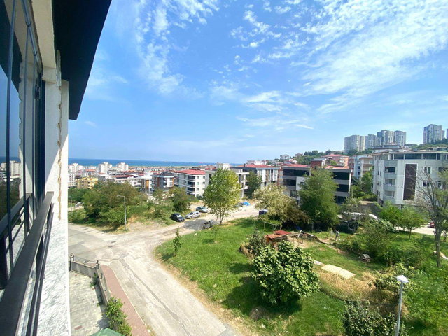 ESENEVLERDE TRAMVAYA YÜRÜME MESAFESİNDE KİRALIK 2+1