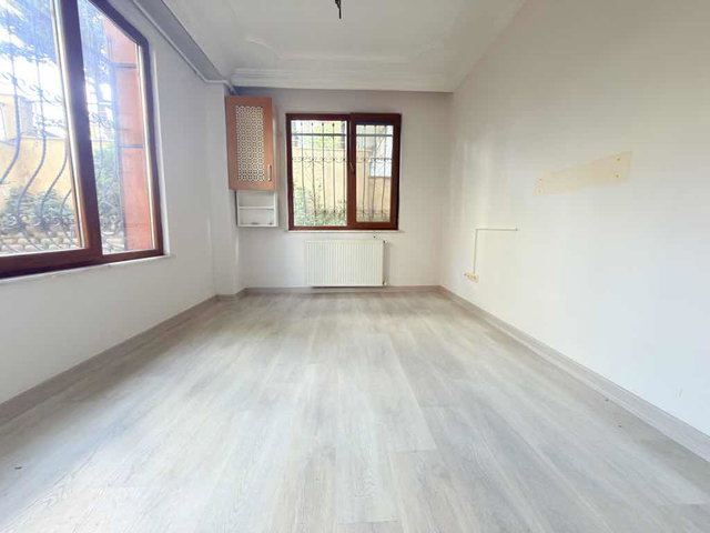 ATAŞEHİR’DE BAHÇE KATI 2+1 | GÜNEY-BATI CEPHE | BALKONLU | DOĞALGAZ KOMBİLİ