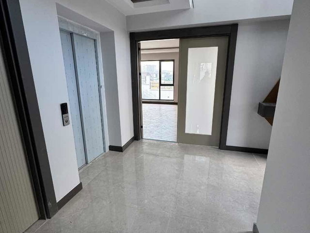 BAĞLICA'DA TAM BAĞIMSIZ ASANSÖRLÜ ULTRA LÜKS 5+2 SATILIK VILLA