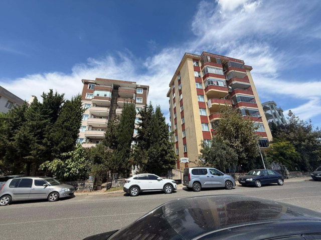 YAKAMOZ SİTESİ’NDE 3+1 | 150 M² BRÜT | 3 CEPHELİ, BALKONLU, KREDİYE UYGUN