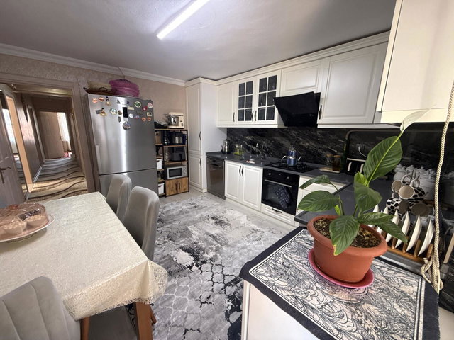 YAKAMOZ SİTESİ’NDE 3+1 | 150 M² BRÜT | 3 CEPHELİ, BALKONLU, KREDİYE UYGUN