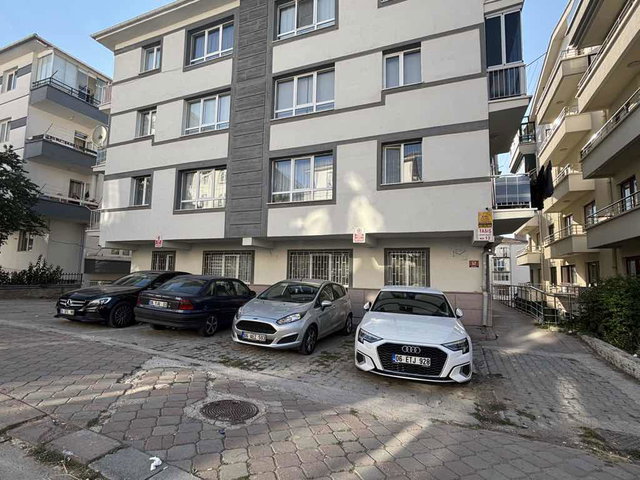 HARBİYE NİSAN SOKAK’TA EŞYALI KİRALIK 3+1 DAİRE