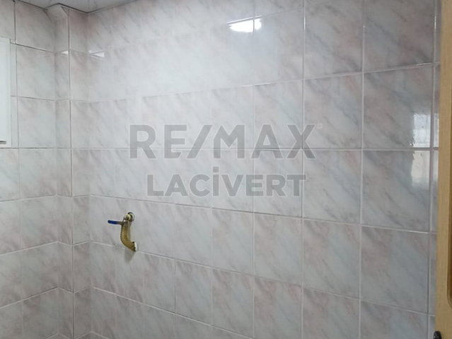 RE/MAX LACİVERT'TEN HİLALKENT'TE SATILIK 3+1 LÜKS ARAKAT DAİRE