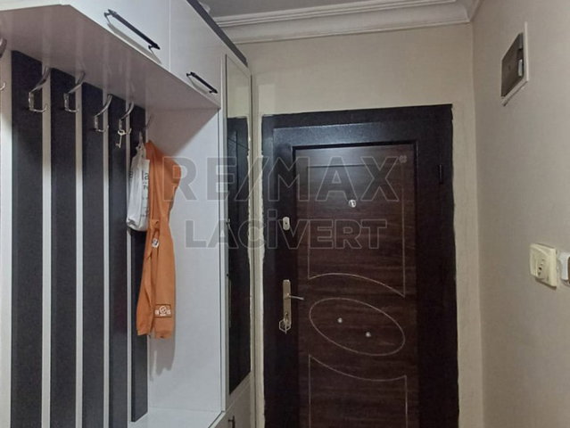 RE/MAX LACİVERT'TEN HİLALKENT'TE SATILIK 3+1 LÜKS ARAKAT DAİRE